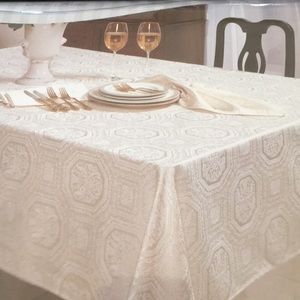 New Tablecloth and 12 Matching Napkins!